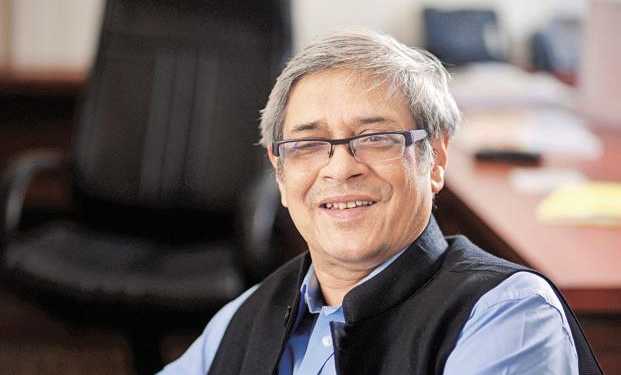 Why did the tolerant Sonia Gandhi fire Bibek Debroy?