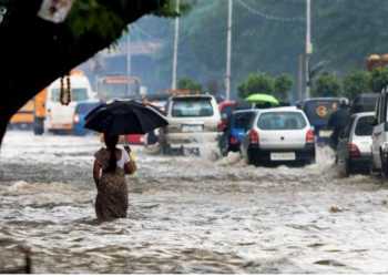 As Rain continues its onslaught, Chennai fights back!