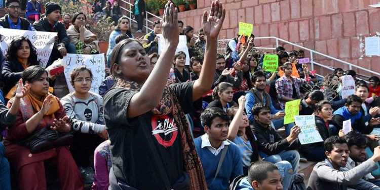 JNU Row