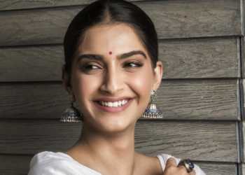 Sonam Kapoor National Anthem