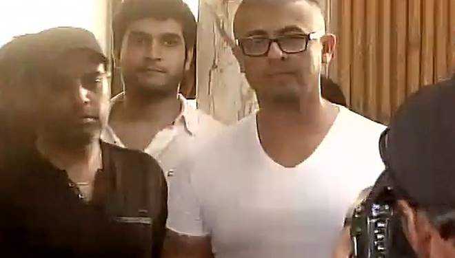 Sonu Nigam shaved head