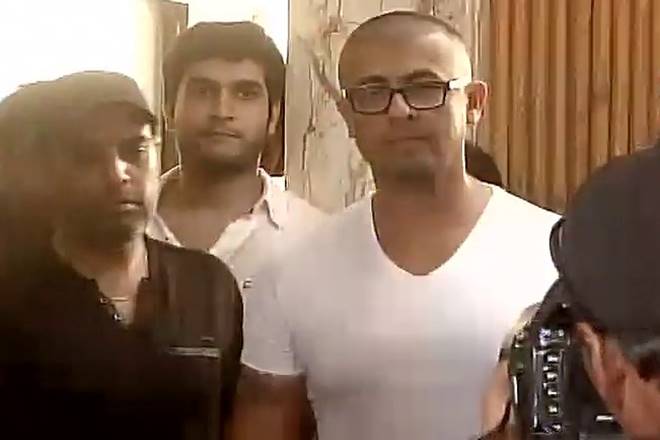 Sonu Nigam shaved head