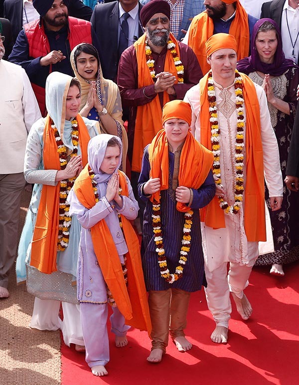 Trudeau Family's Big Fat Indian Vacation (in Traditional Indian Outfits)