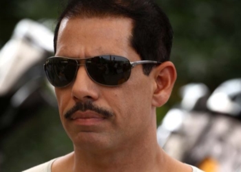 robert vadra, income tax, sky light