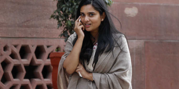 Divya Spandana trolls Congress