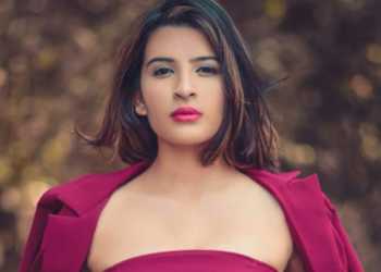 mansi dixit, mumbai