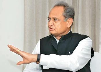 ashok gehlot, protestors