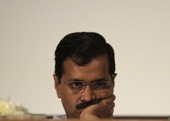 kejriwal, court, FIR, national flag