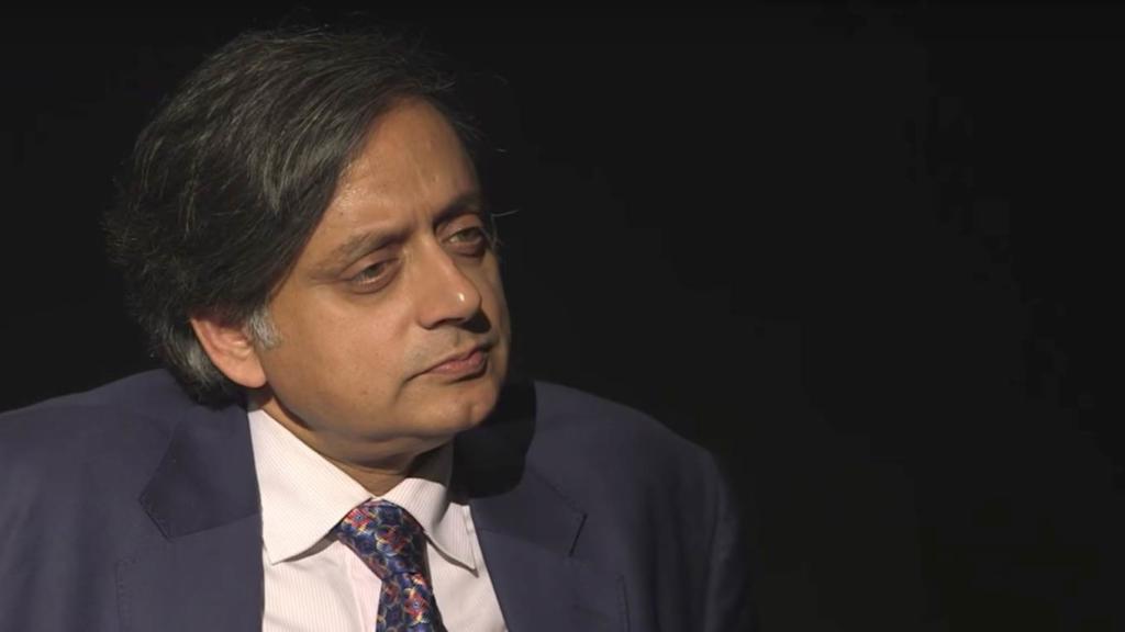 shashi tharoor, hindu