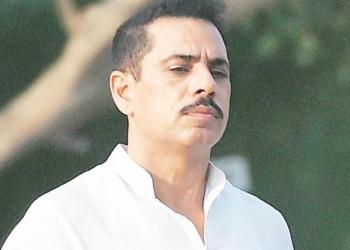 robert vadra, bail, money laundering