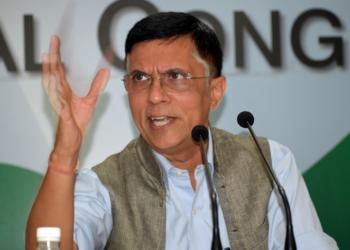 Audience shames Congress leader Pawan Khera for insulting PM Modi publicly