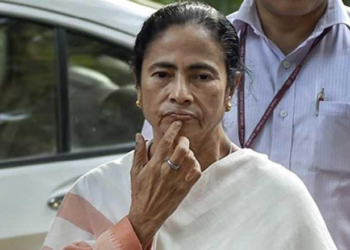 Mamata Banerjee, singur