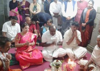 Kumaraswamy delaying the trust vote on the advice of astrologers