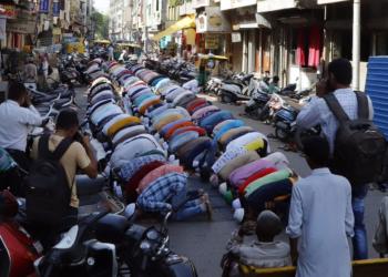 Uttar Pradesh police bans namaz on public spaces across the state