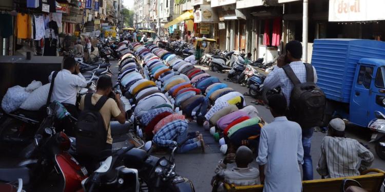 Uttar Pradesh police bans namaz on public spaces across the state