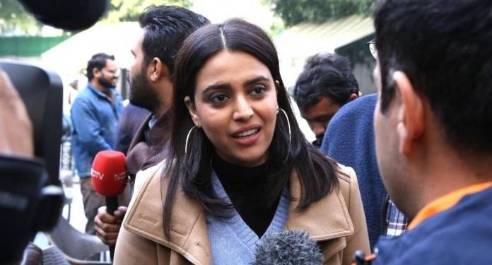 Swara Bhasker extends support to Mahua Moitra after her statement