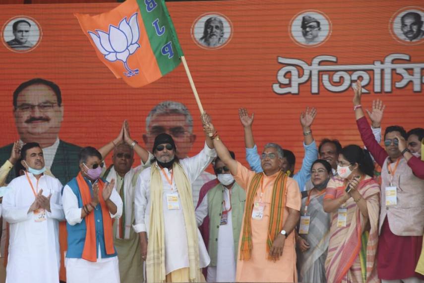 Mithun makes a comeback in Bengal politics