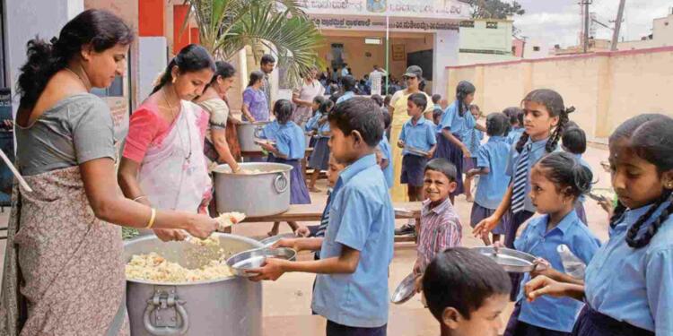 Served death: Bihar mid-day meal tragedy kills 22 kids | Latest News India  - Hindustan Times
