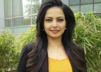 shweta jha anchoring on Aaj Tak