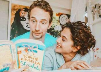 Mathias Boe reading book