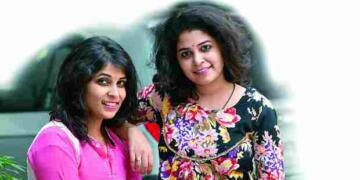 singer damini bhatla with her friend