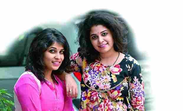 singer damini bhatla with her friend