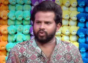 Hyper Aadi hosting a tv show