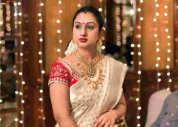 Preetha Vijayakumar at shooting set