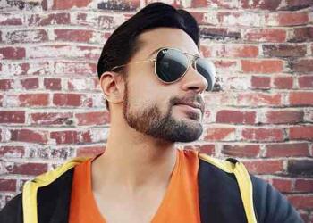 Shaleen Bhanot travelling with his family