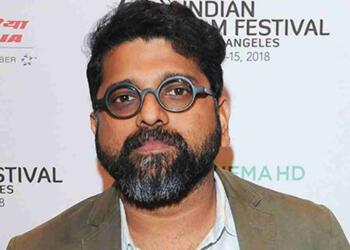 Mahesh Narayanan at award function