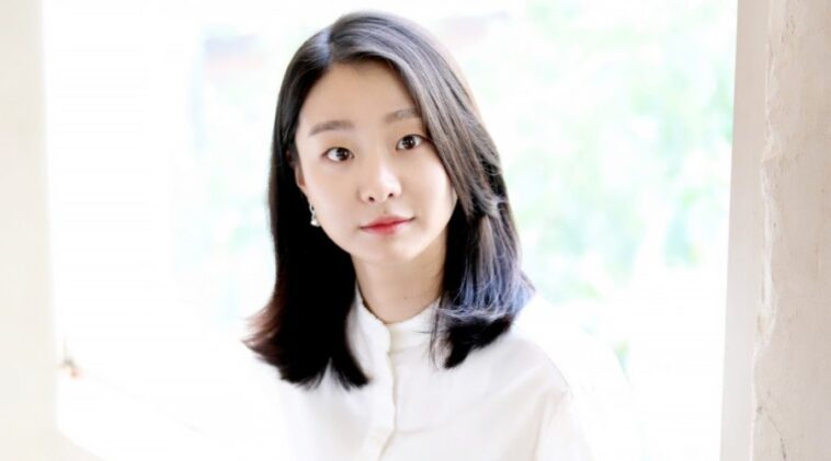 Kim Da Mi in white dress