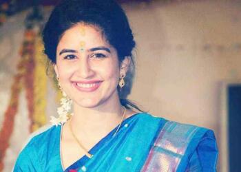 vaidehi parshurami in blue saree