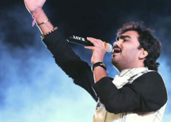 Jignesh Kaviraj performing live