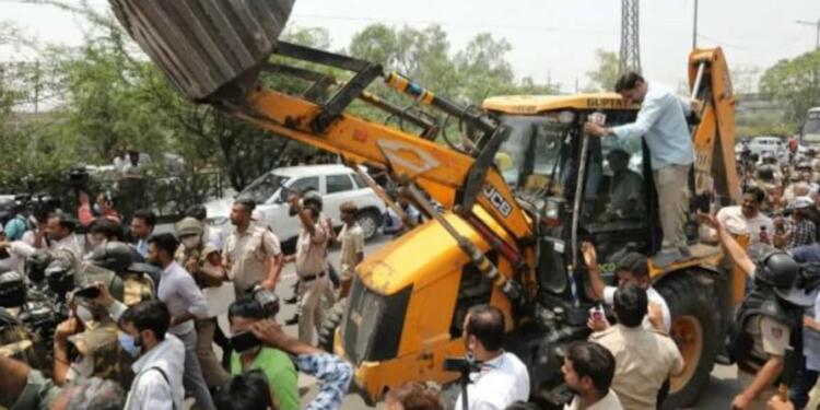 Bulldozers in Shaheen Bagh