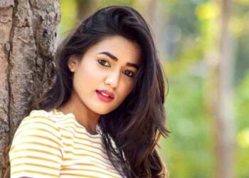 gima ashi photoshoot for her profile