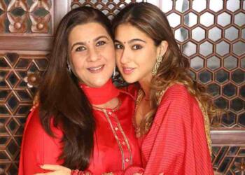 sara ali khan with her mother