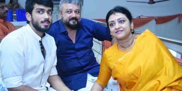 Parvathy Jayaram with her family in a family function