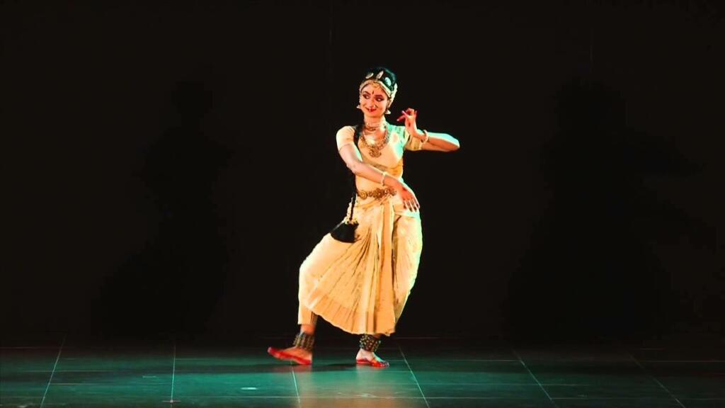 Sandhya Raju dancing