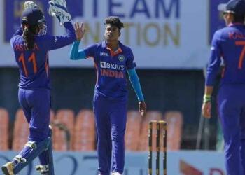 Pooja Vastrakar celebrating wicket