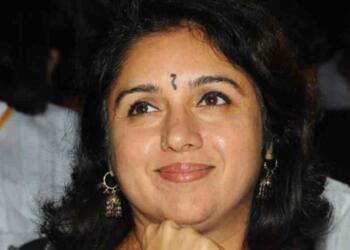 Revathi Menon at award show