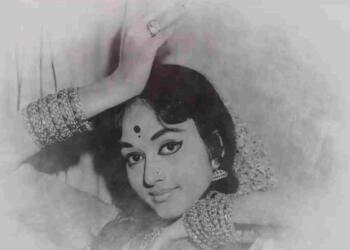 Bharathi Vishnuvardhan dance pose
