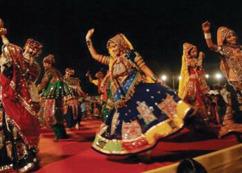 ladies performing Garba