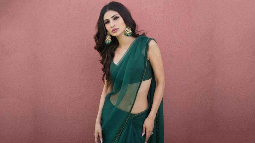actress mouni roy in green saree