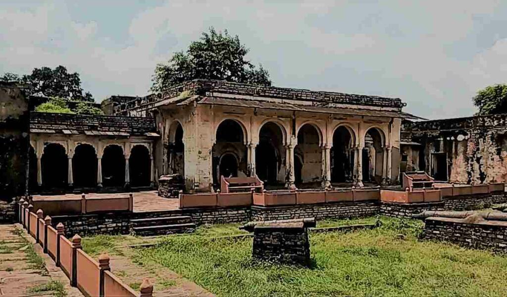 Narwar Kachahari Mahal