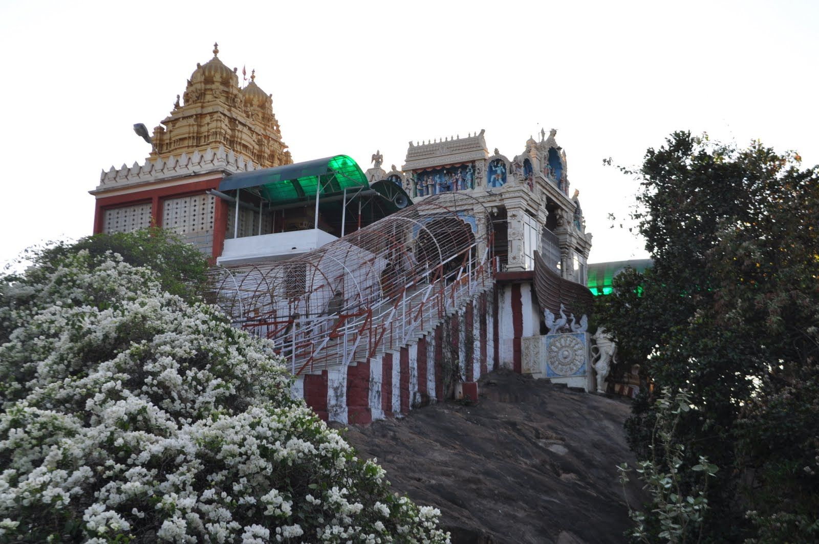 Ragigudda Sri Prasanna Anjaneyaswamy Temple stairs 