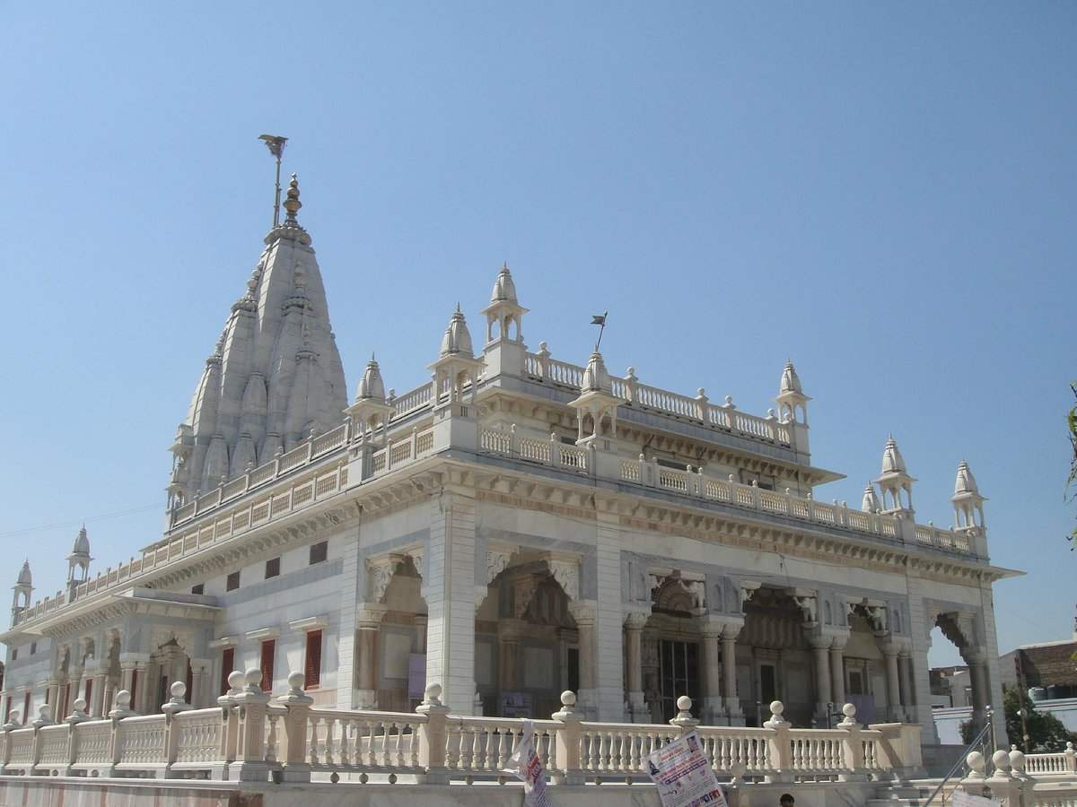 Jain Mandir Firozabad complex