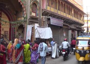 Dwarkadhish Temple Mathura entry gate
