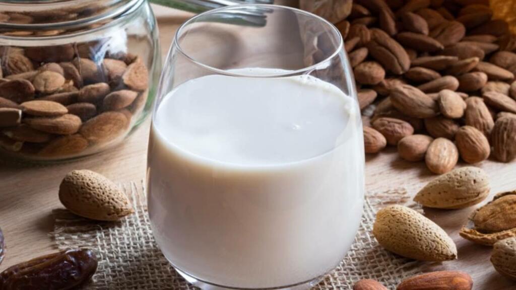 Health Benefits of Almond milk