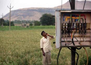 How Did the Spread of Electricity Help Farmer in Palampur