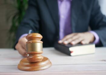 Is Hiring a Truck Accident Lawyer a Smart Move?